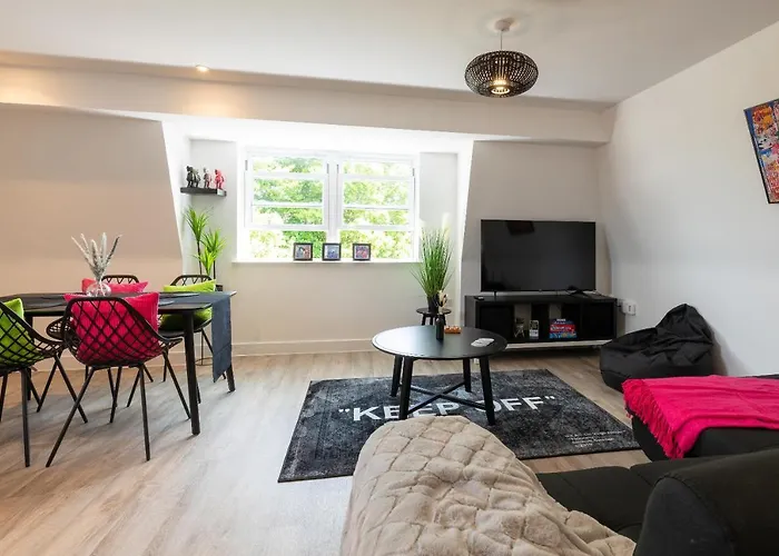 Dawson House- Gorgeous Two Bedroom With Free Parking