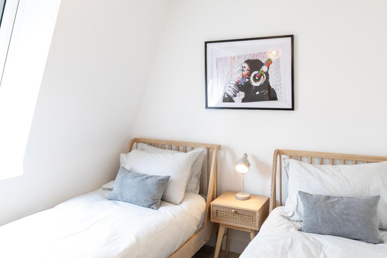 Holiday home Dawson House- Gorgeous Two Bedroom With Free Parking *