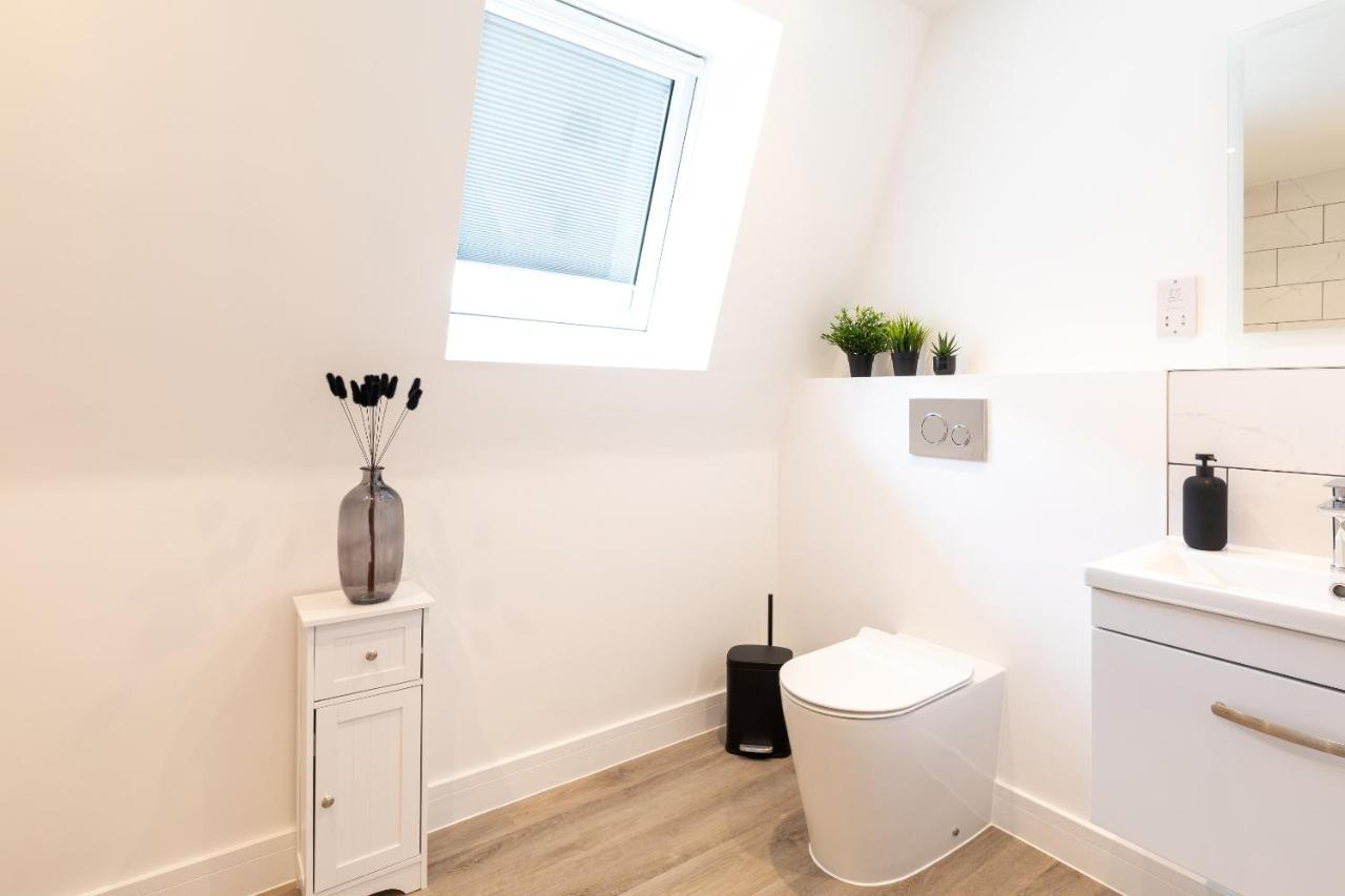 Holiday home Dawson House- Gorgeous Two Bedroom With Free Parking *